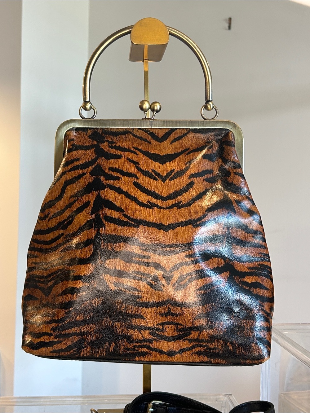 Patricia Nash Brn/Blk Tiger Print Frame Kisslock Satchel in 12”x 4”x 10” EUC